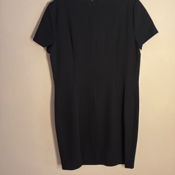 Dress - Picture 7 of 10